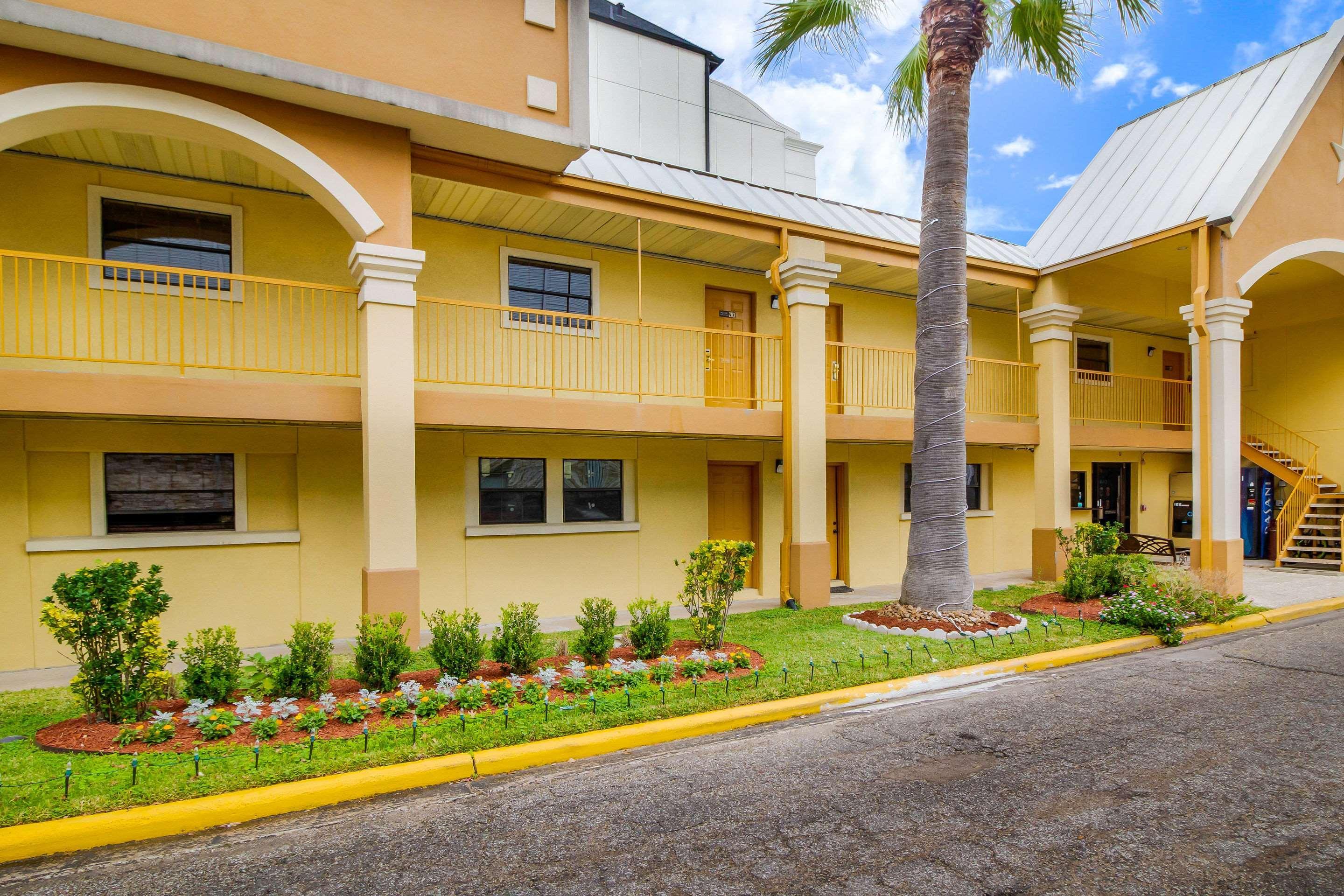 Rodeway Inn & Suites Houston Near Medical Center Zewnętrze zdjęcie