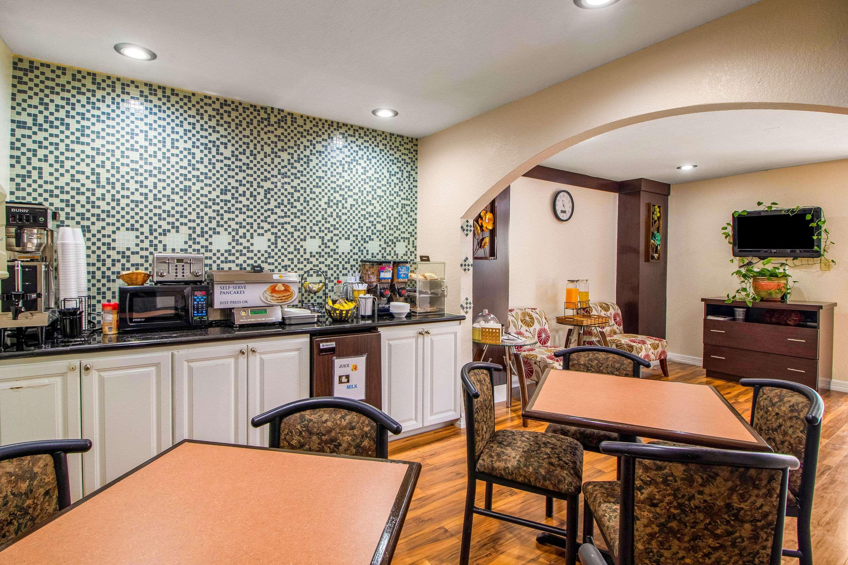 Rodeway Inn & Suites Houston Near Medical Center Zewnętrze zdjęcie