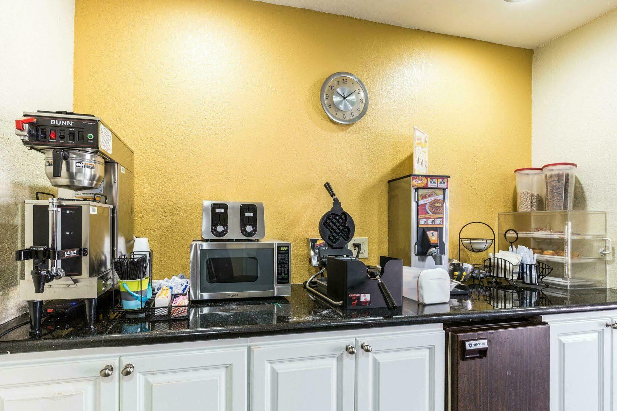 Rodeway Inn & Suites Houston Near Medical Center Zewnętrze zdjęcie