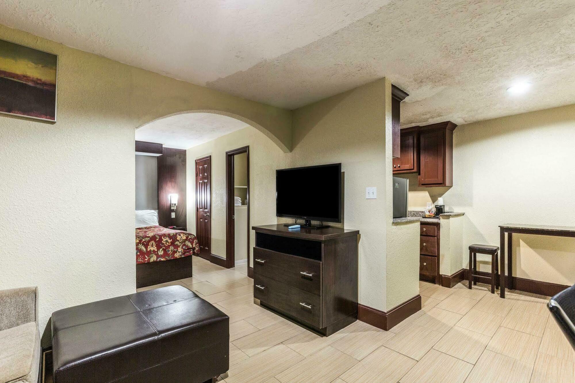 Rodeway Inn & Suites Houston Near Medical Center Zewnętrze zdjęcie