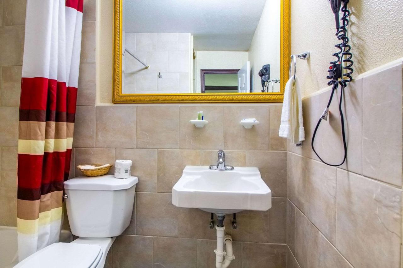 Rodeway Inn & Suites Houston Near Medical Center Zewnętrze zdjęcie