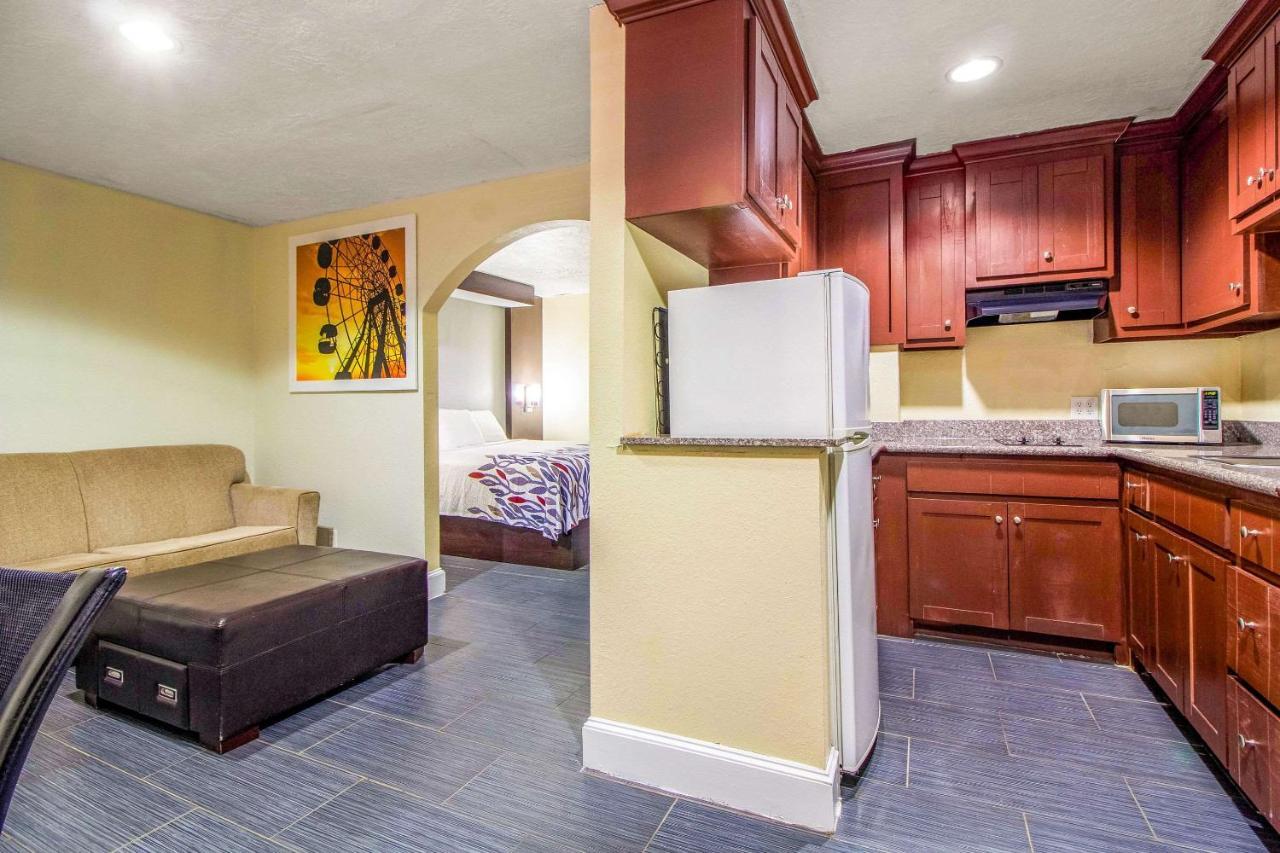 Rodeway Inn & Suites Houston Near Medical Center Zewnętrze zdjęcie
